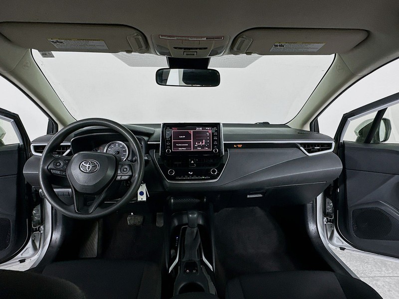 Toyota Corolla Vehicle Full-screen Gallery Image 9