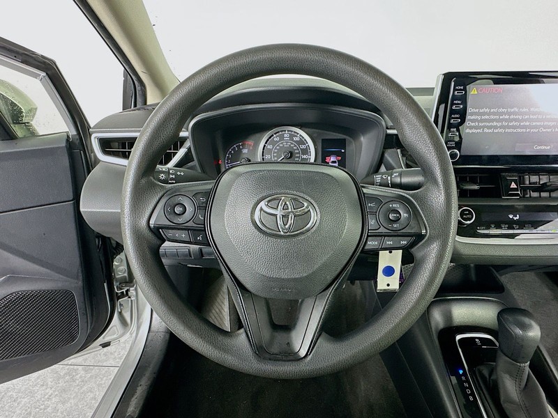 Toyota Corolla Vehicle Full-screen Gallery Image 11