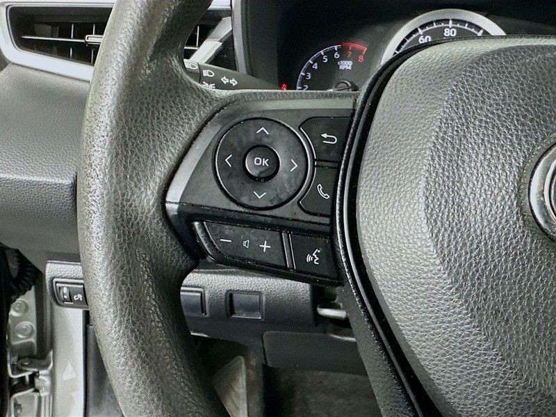 Toyota Corolla Vehicle Full-screen Gallery Image 12