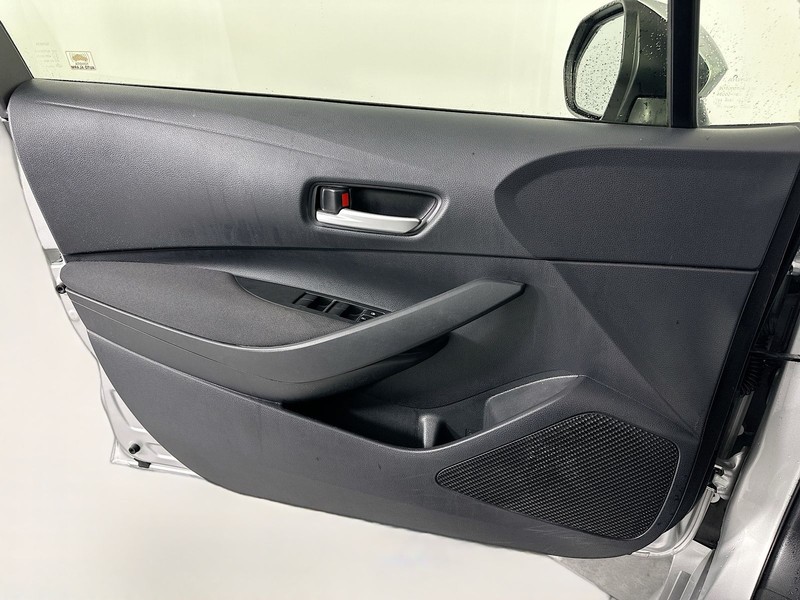 Toyota Corolla Vehicle Full-screen Gallery Image 20