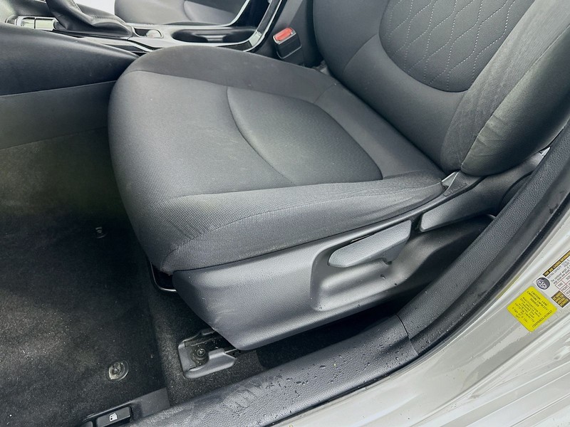 Toyota Corolla Vehicle Full-screen Gallery Image 21