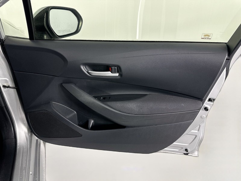 Toyota Corolla Vehicle Full-screen Gallery Image 27