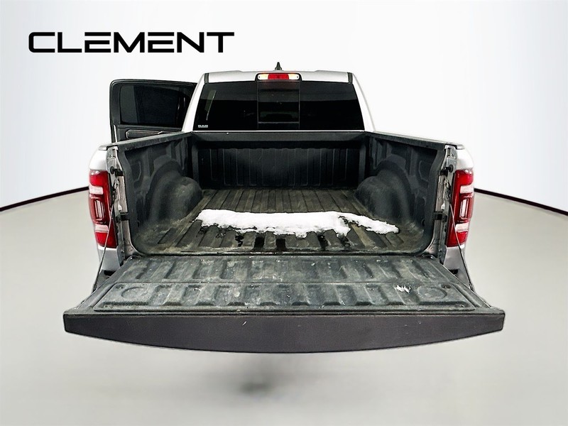 Ram 1500 Vehicle Full-screen Gallery Image 11