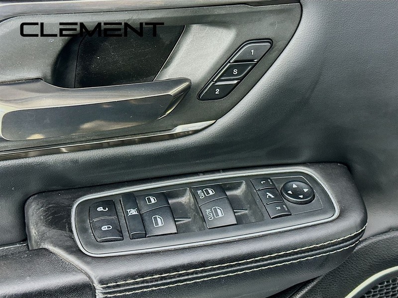 Ram 1500 Vehicle Full-screen Gallery Image 26