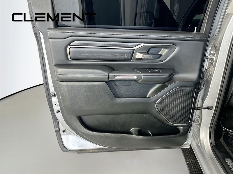 Ram 1500 Vehicle Full-screen Gallery Image 30