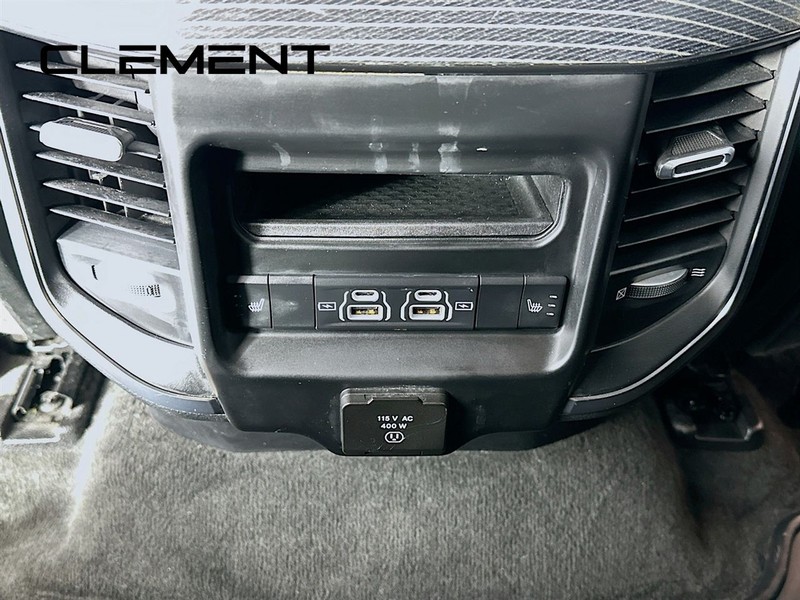 Ram 1500 Vehicle Full-screen Gallery Image 32