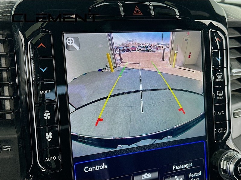 Ram 1500 Vehicle Full-screen Gallery Image 37