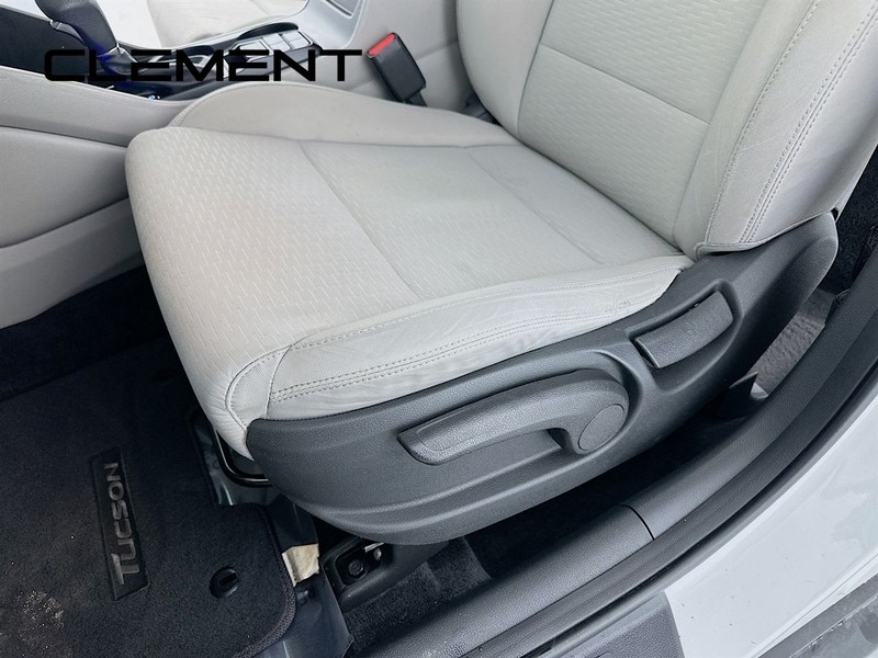 Hyundai Tucson Vehicle Full-screen Gallery Image 26