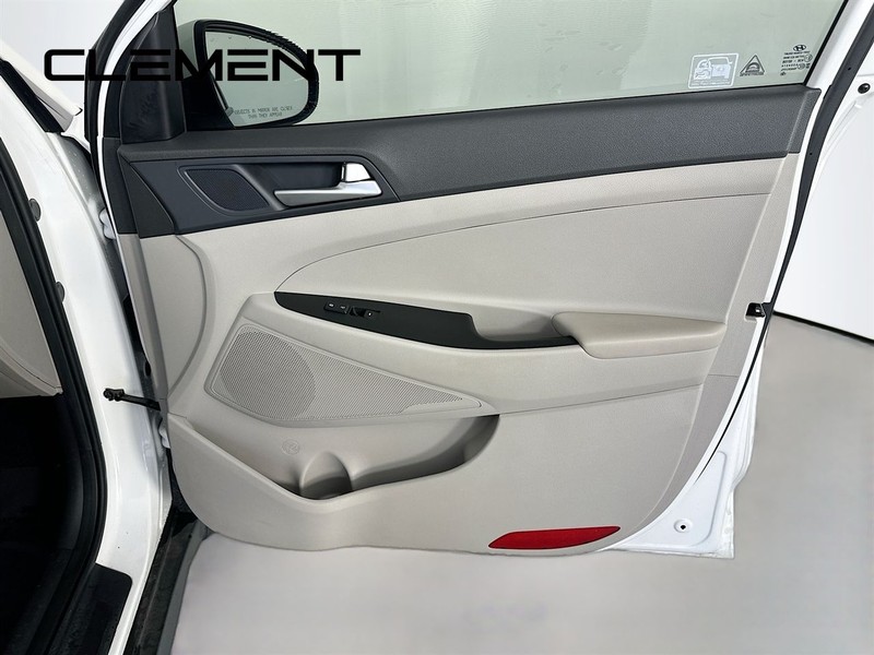 Hyundai Tucson Vehicle Full-screen Gallery Image 32