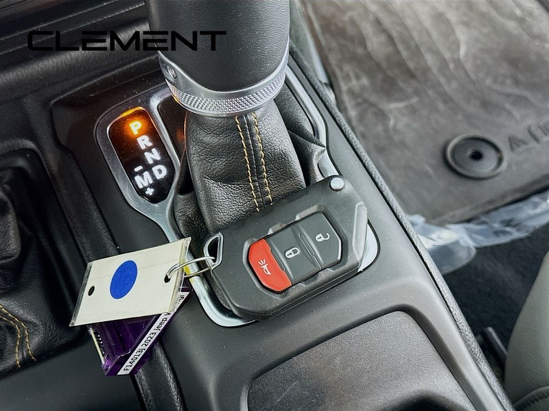 Jeep Wrangler 4xe Vehicle Full-screen Gallery Image 23