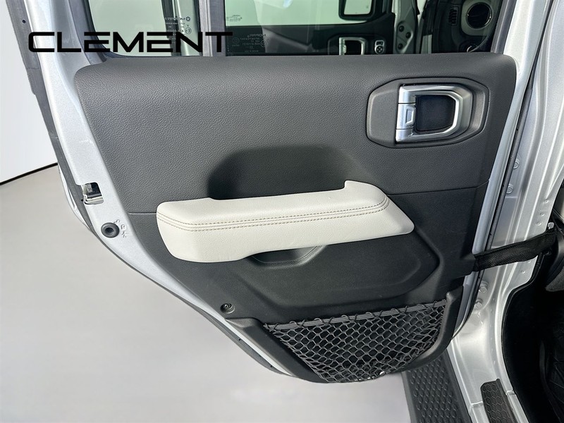 Jeep Wrangler 4xe Vehicle Full-screen Gallery Image 29