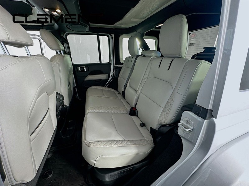 Jeep Wrangler 4xe Vehicle Full-screen Gallery Image 30