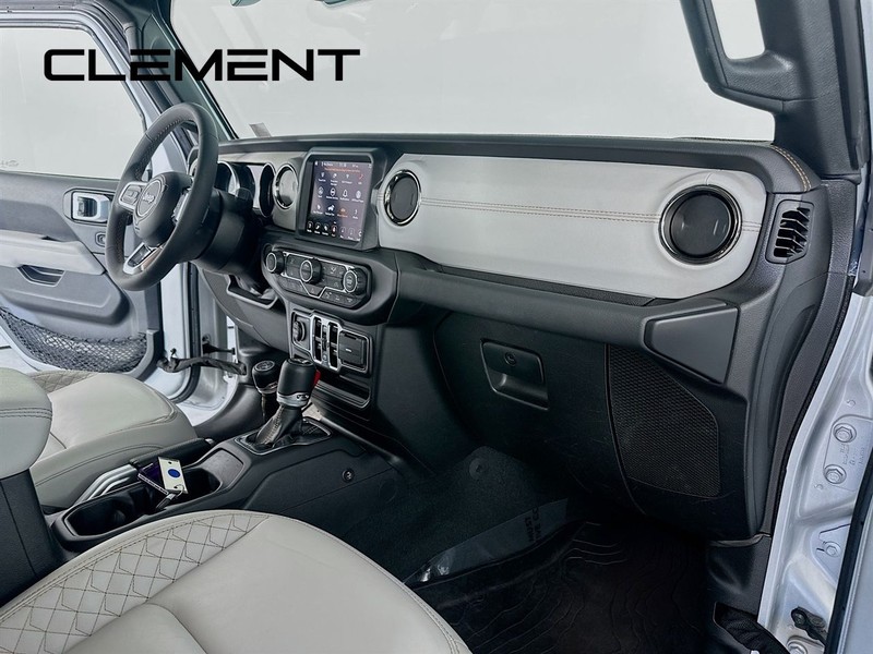 Jeep Wrangler 4xe Vehicle Full-screen Gallery Image 32