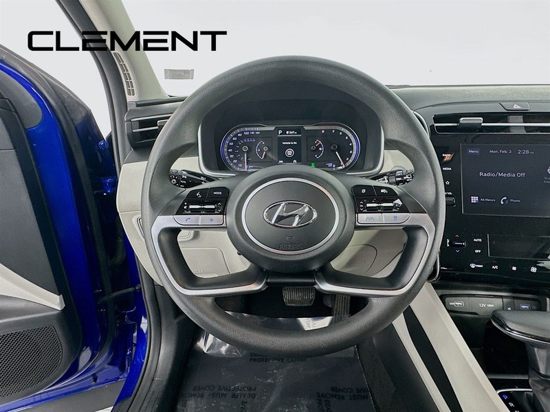 Hyundai Tucson Vehicle Full-screen Gallery Image 15