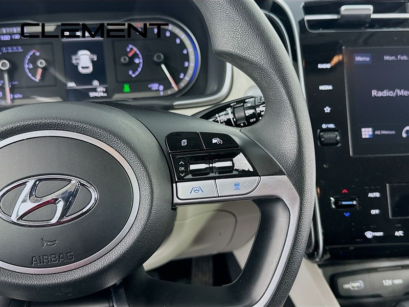 Hyundai Tucson Vehicle Full-screen Gallery Image 17