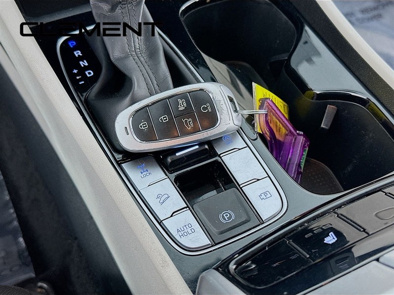 Hyundai Tucson Vehicle Full-screen Gallery Image 24