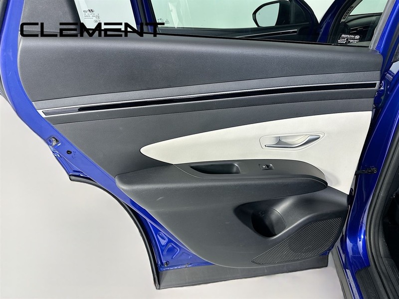 Hyundai Tucson Vehicle Full-screen Gallery Image 30