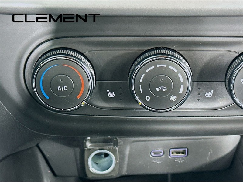 Chevrolet Trax Vehicle Full-screen Gallery Image 23