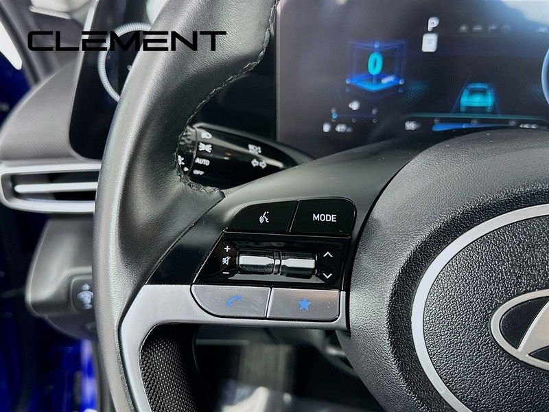 Hyundai Elantra Vehicle Full-screen Gallery Image 16