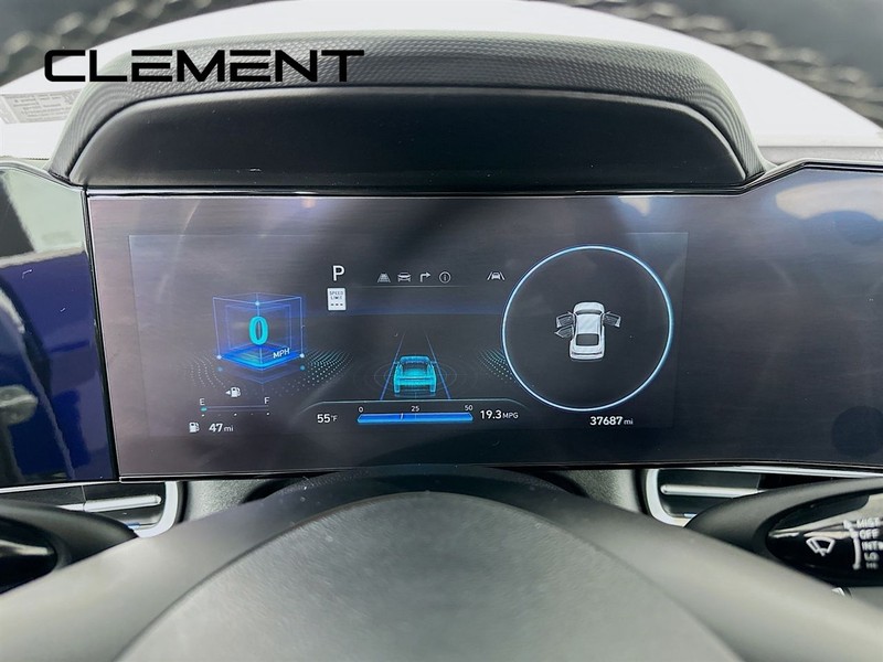 Hyundai Elantra Vehicle Full-screen Gallery Image 18