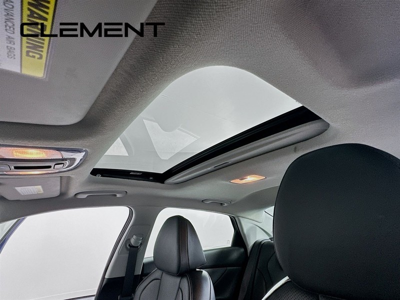 Hyundai Elantra Vehicle Full-screen Gallery Image 26