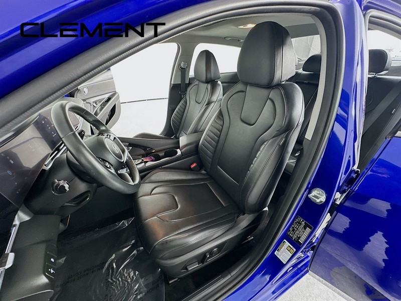 Hyundai Elantra Vehicle Full-screen Gallery Image 31