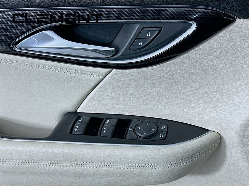 Buick Envision Vehicle Full-screen Gallery Image 24