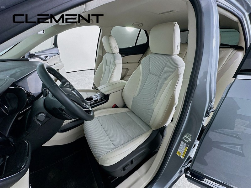 Buick Envision Vehicle Full-screen Gallery Image 28