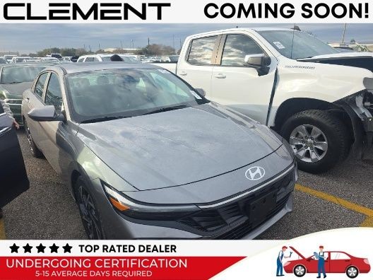 Hyundai Elantra Vehicle Image 02