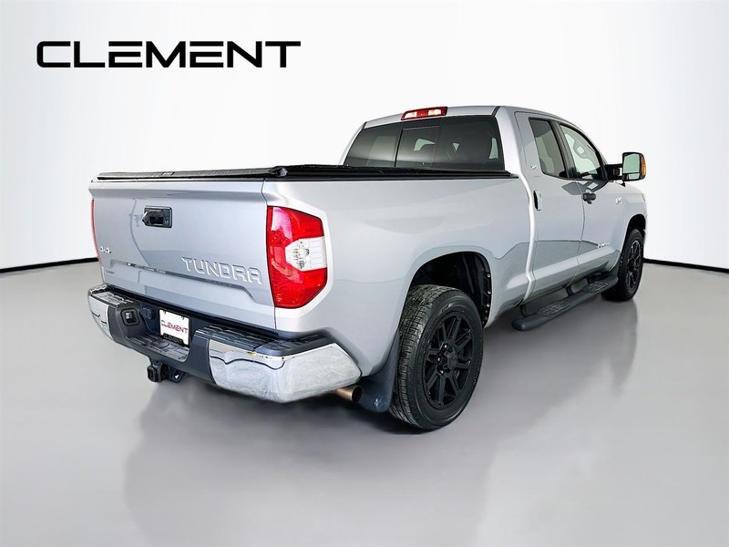 Toyota Tundra 4WD Vehicle Full-screen Gallery Image 7