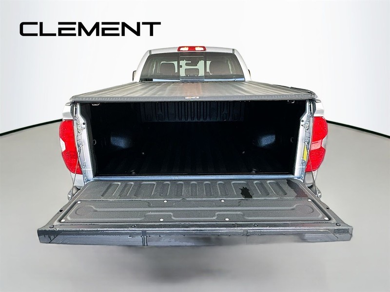 Toyota Tundra 4WD Vehicle Full-screen Gallery Image 11