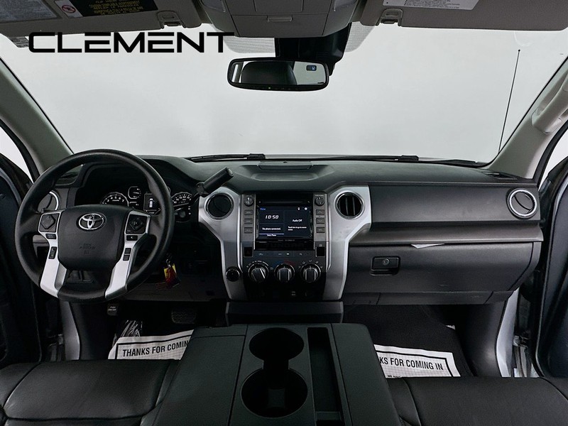 Toyota Tundra 4WD Vehicle Full-screen Gallery Image 12