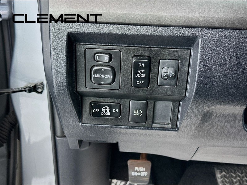 Toyota Tundra 4WD Vehicle Full-screen Gallery Image 14