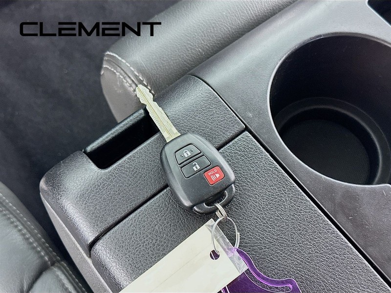 Toyota Tundra 4WD Vehicle Full-screen Gallery Image 23