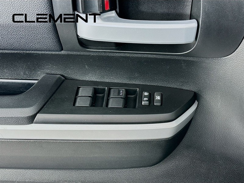 Toyota Tundra 4WD Vehicle Full-screen Gallery Image 24