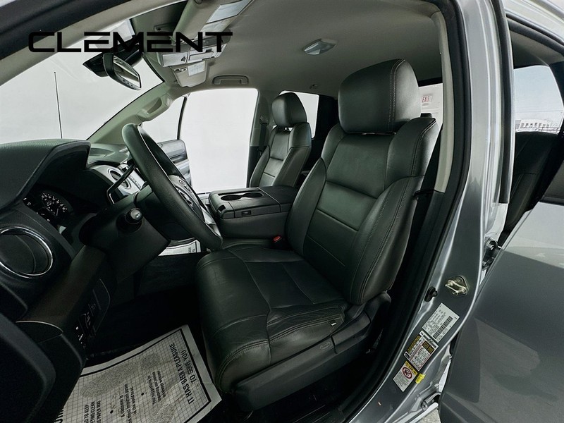 Toyota Tundra 4WD Vehicle Full-screen Gallery Image 28