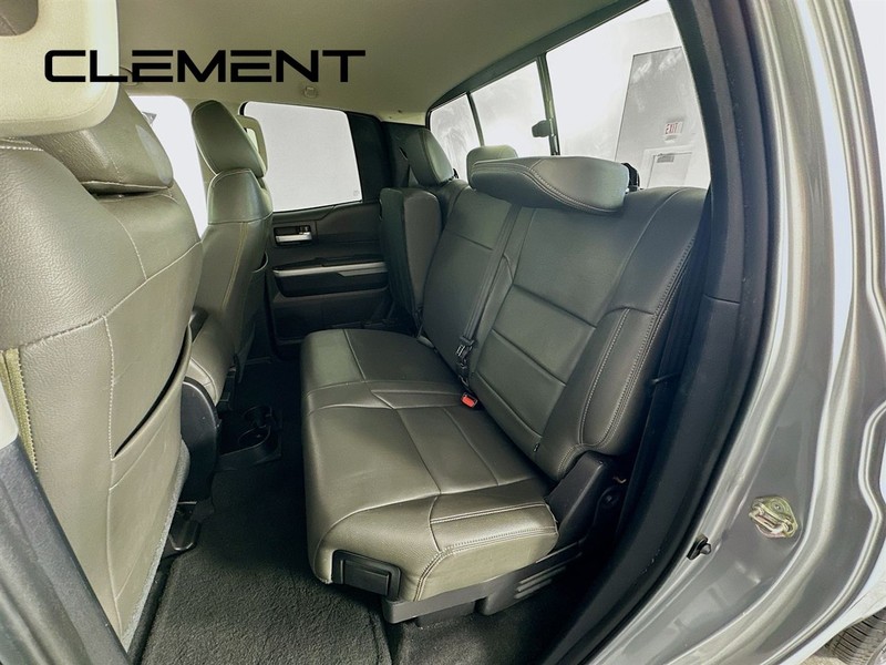 Toyota Tundra 4WD Vehicle Full-screen Gallery Image 30