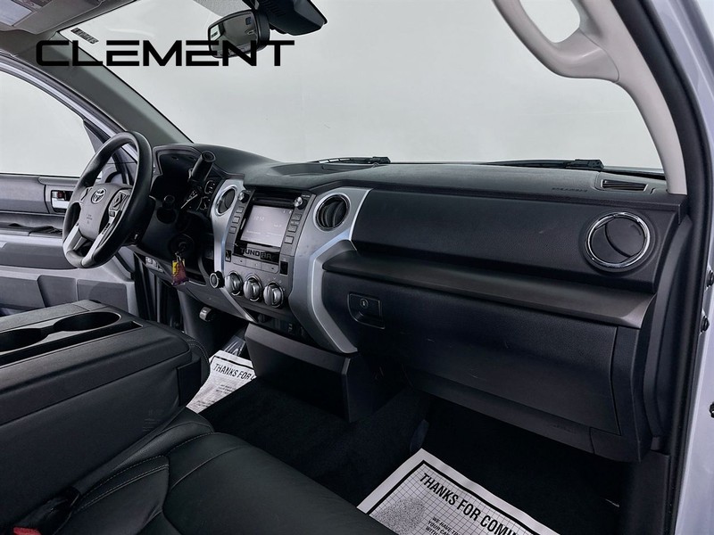 Toyota Tundra 4WD Vehicle Full-screen Gallery Image 32