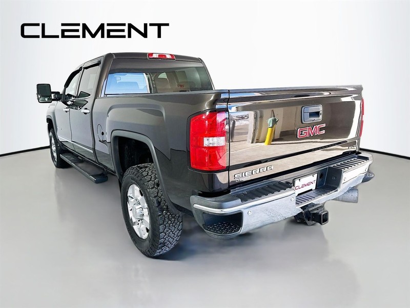 GMC Sierra 3500HD Vehicle Image 10