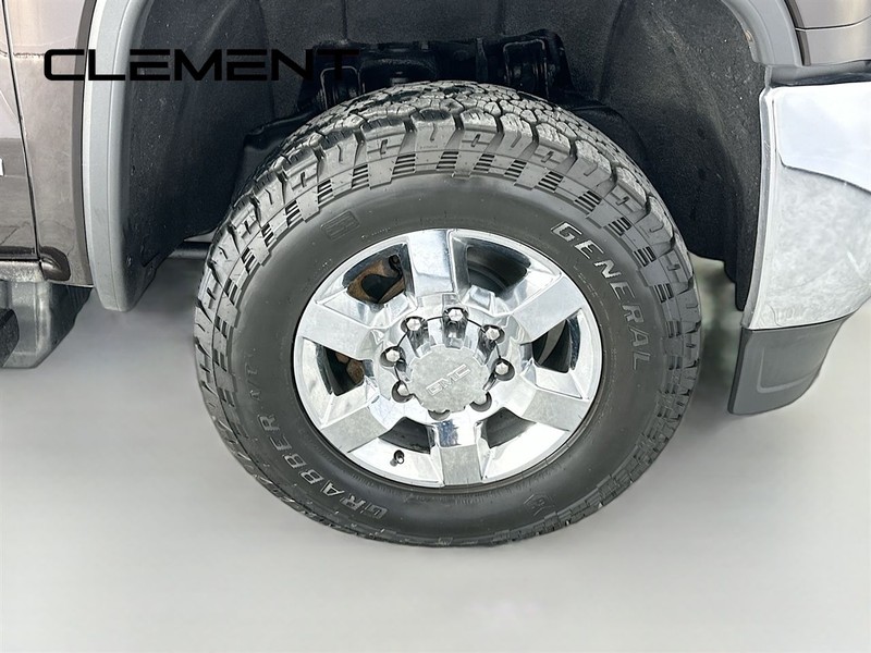 GMC Sierra 3500HD Vehicle Image 35