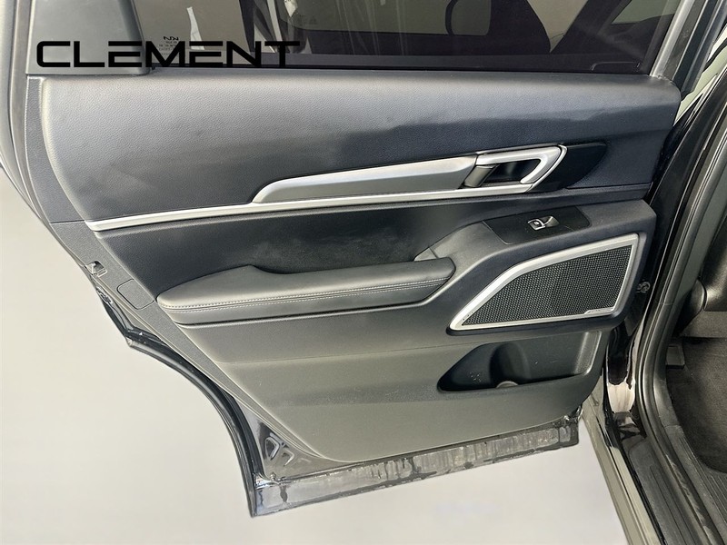 Kia Telluride Vehicle Full-screen Gallery Image 31