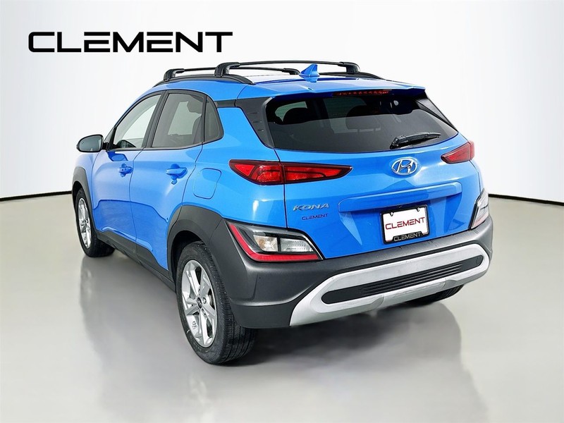 Hyundai Kona Vehicle Full-screen Gallery Image 10