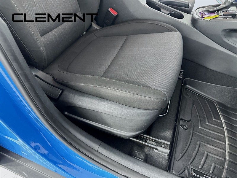 Hyundai Kona Vehicle Full-screen Gallery Image 31