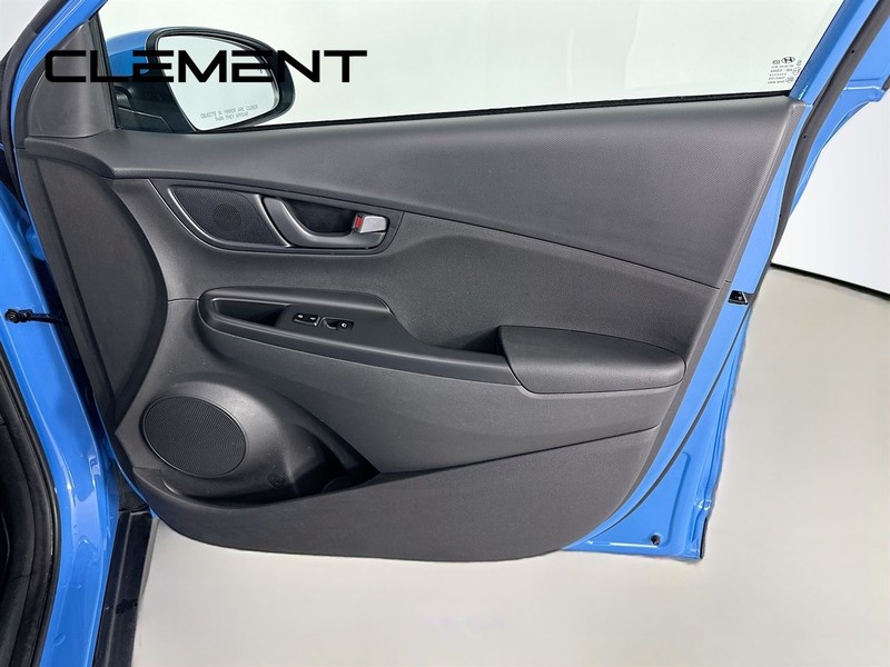 Hyundai Kona Vehicle Full-screen Gallery Image 33