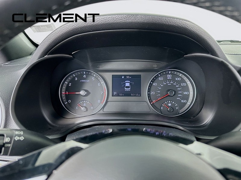 Kia Forte Vehicle Full-screen Gallery Image 15