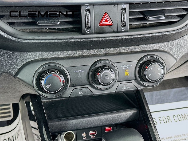 Kia Forte Vehicle Full-screen Gallery Image 18