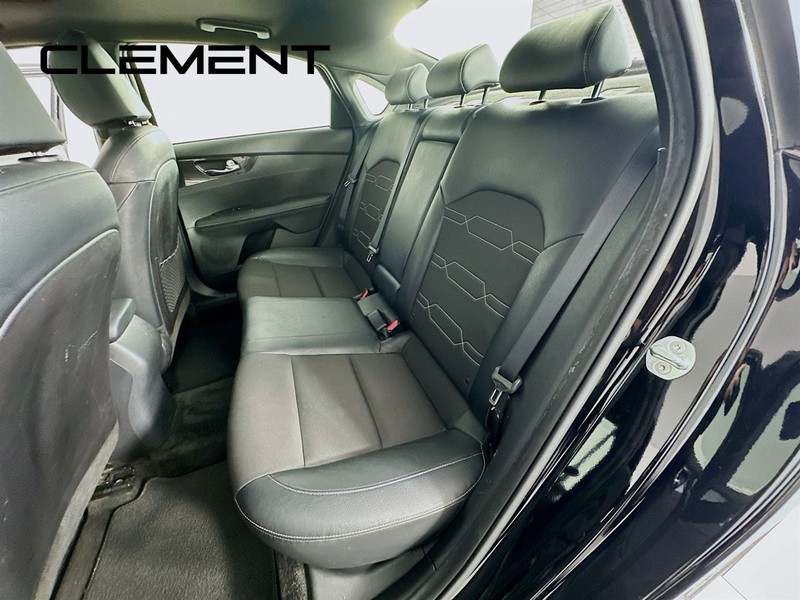 Kia Forte Vehicle Full-screen Gallery Image 29