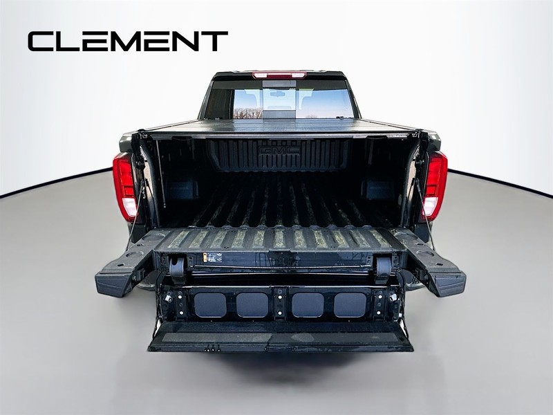 GMC Sierra 1500 Vehicle Full-screen Gallery Image 11