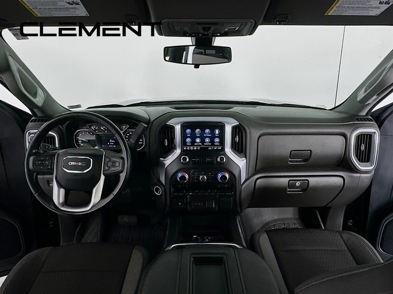 GMC Sierra 1500 Vehicle Full-screen Gallery Image 12