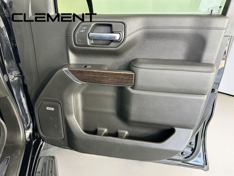 GMC Sierra 1500 Vehicle Full-screen Gallery Image 35